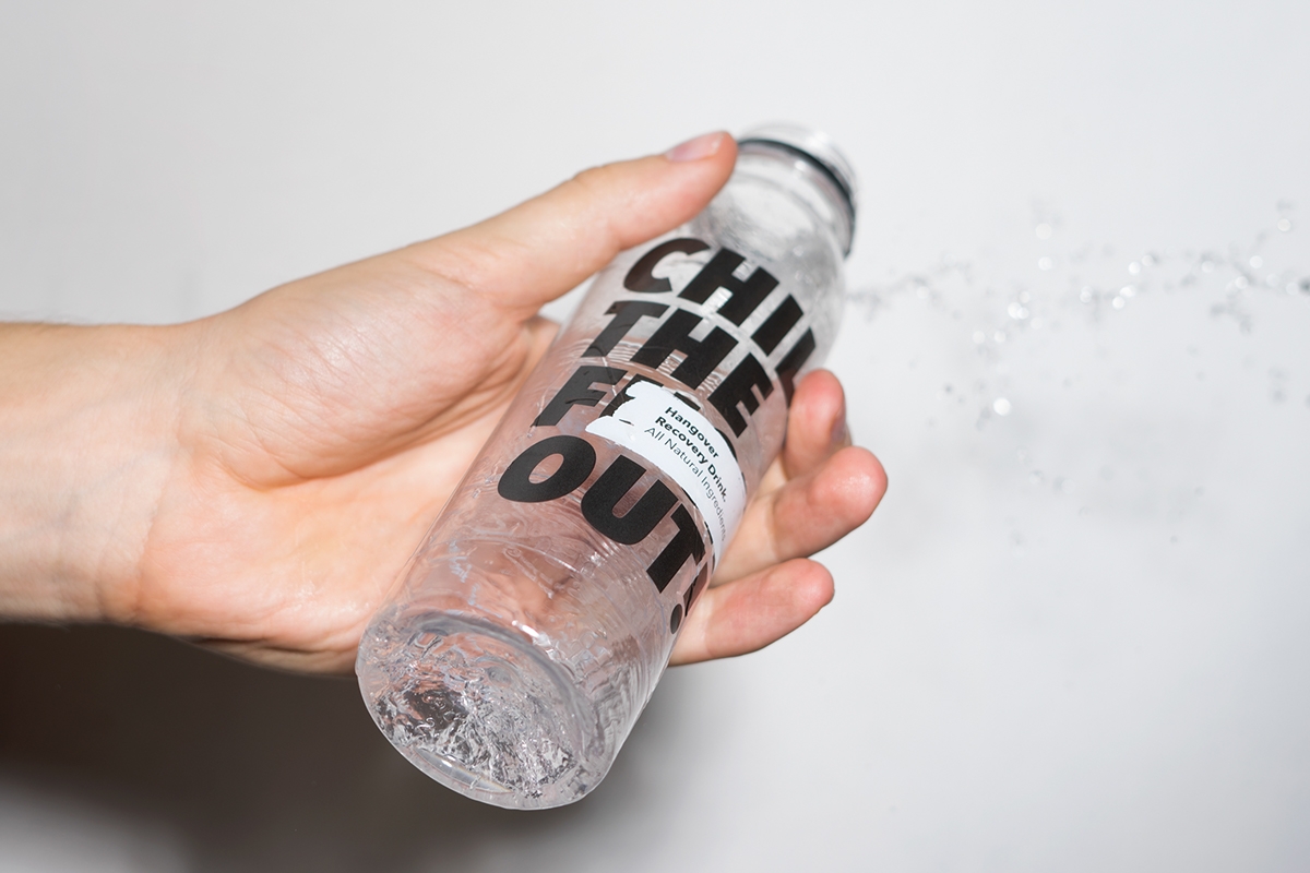 還在為喝酒頭暈而煩惱嗎？全新醒酒飲料產品及其品牌包裝設計。